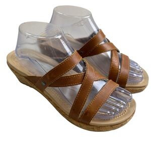 Crocs A Leigh Size 8 Mini Cork Wedge Leather Strap Sandals